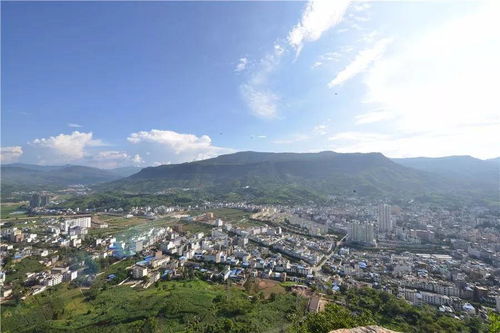 華坪縣首家旅行社成立，推出首條特色旅游線路，開(kāi)啟國(guó)內(nèi)旅游新篇章